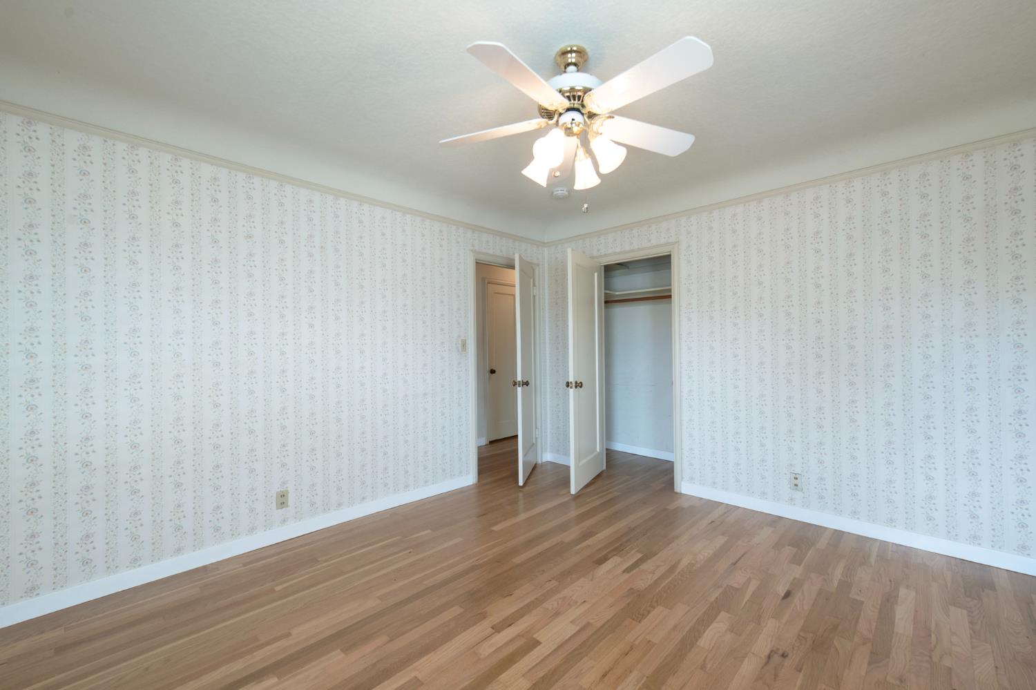 2126 W Hammond Ave, Fresno, CA 93728