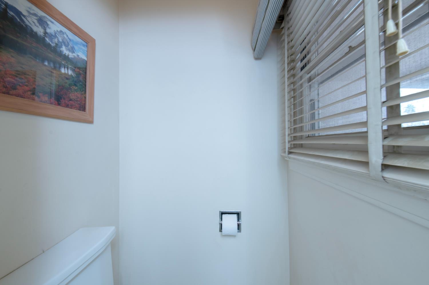 2126 W Hammond Ave, Fresno, CA 93728