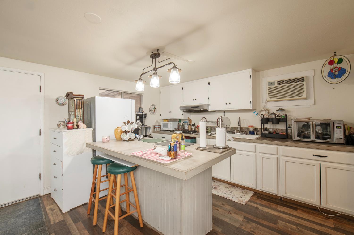 2126 W Hammond Ave, Fresno, CA 93728