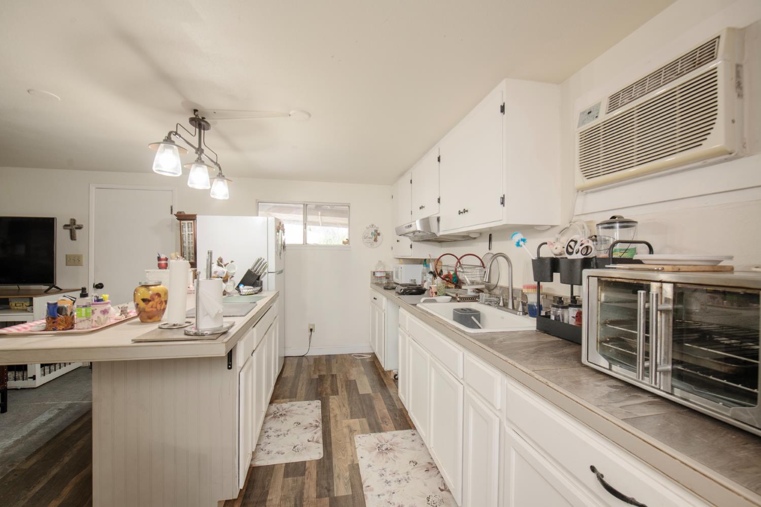 2126 W Hammond Ave, Fresno, CA 93728