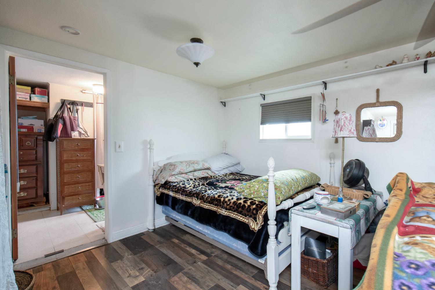 2126 W Hammond Ave, Fresno, CA 93728