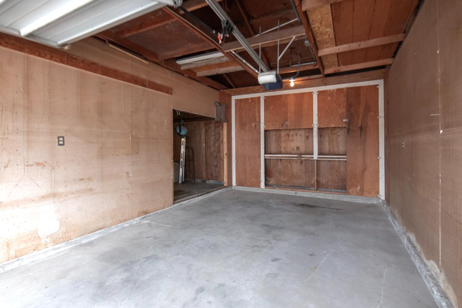 2126 W Hammond Ave, Fresno, CA 93728