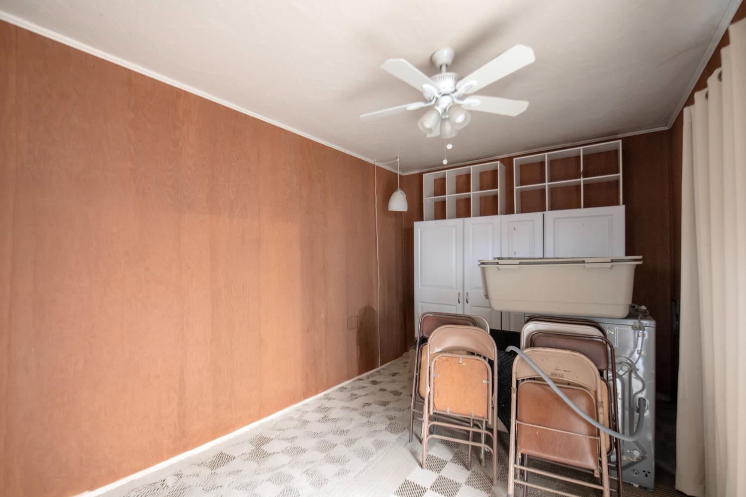 2126 W Hammond Ave, Fresno, CA 93728