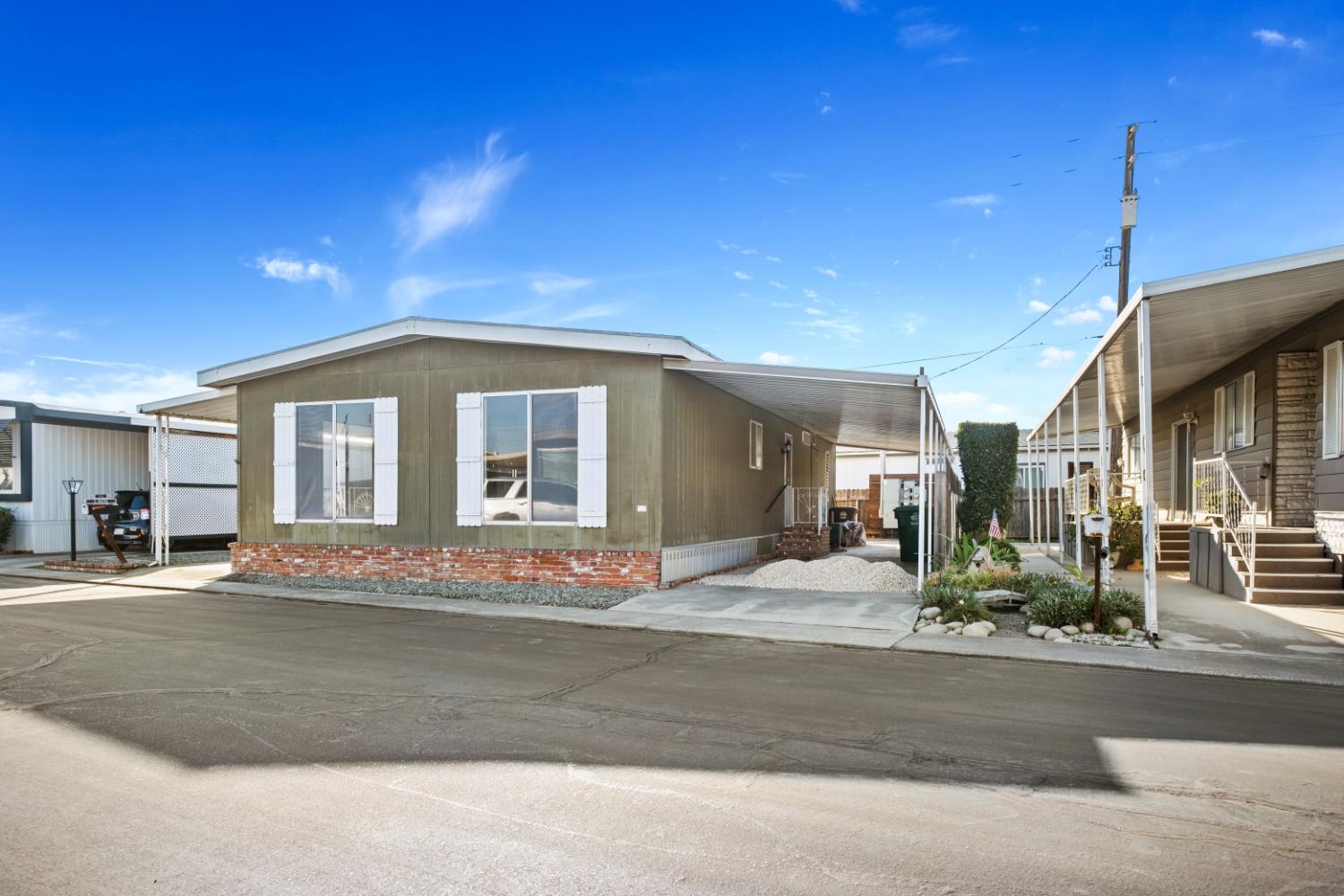 1551 6th Ave #56, Kingsburg, CA 93631
