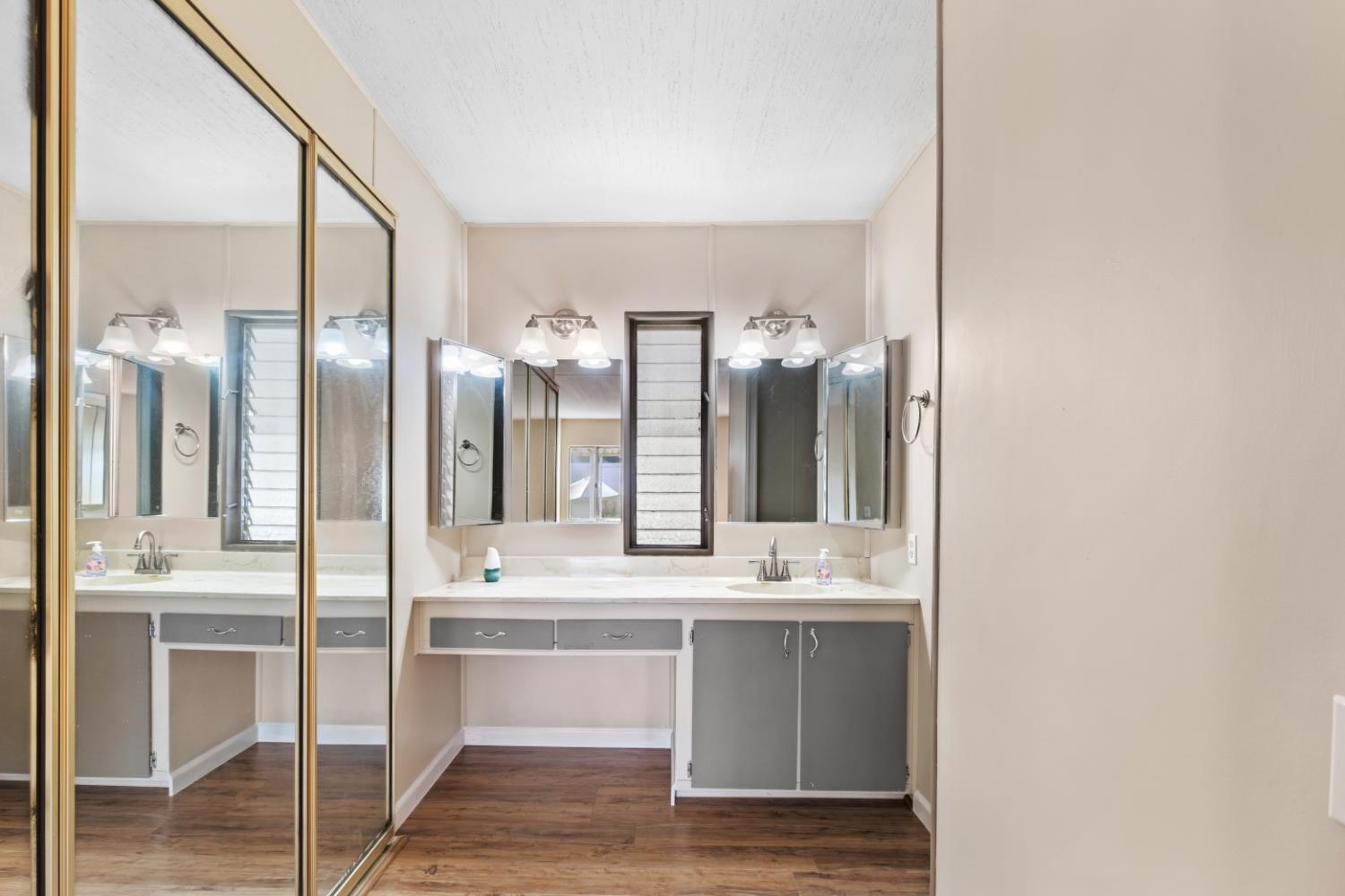 1551 6th Ave #56, Kingsburg, CA 93631