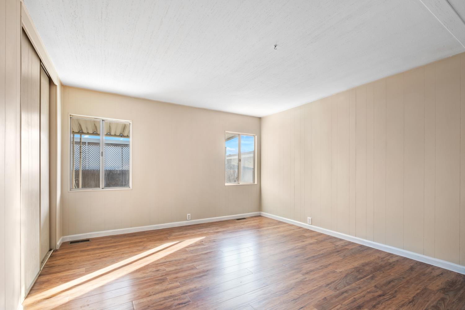 1551 6th Ave #56, Kingsburg, CA 93631