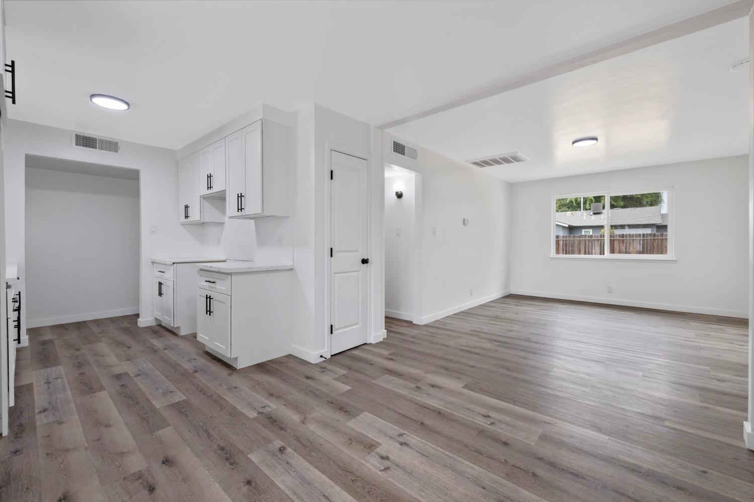 1625 S Sierra Vista Ave, Fresno, CA 93702