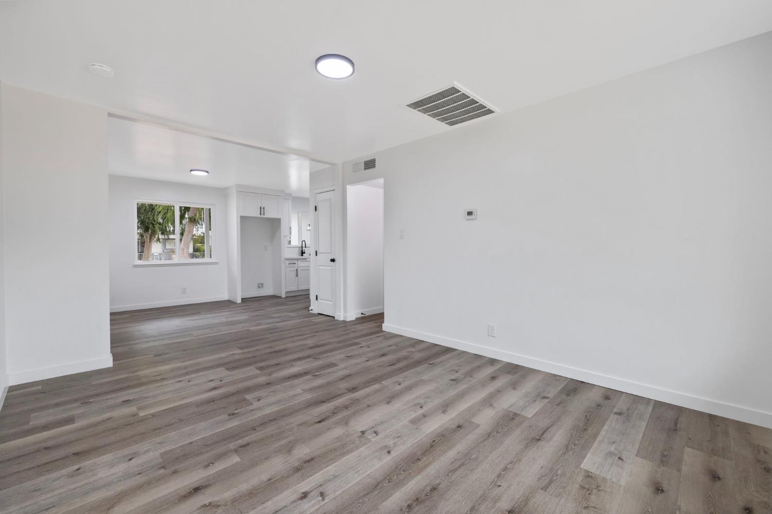 1625 S Sierra Vista Ave, Fresno, CA 93702