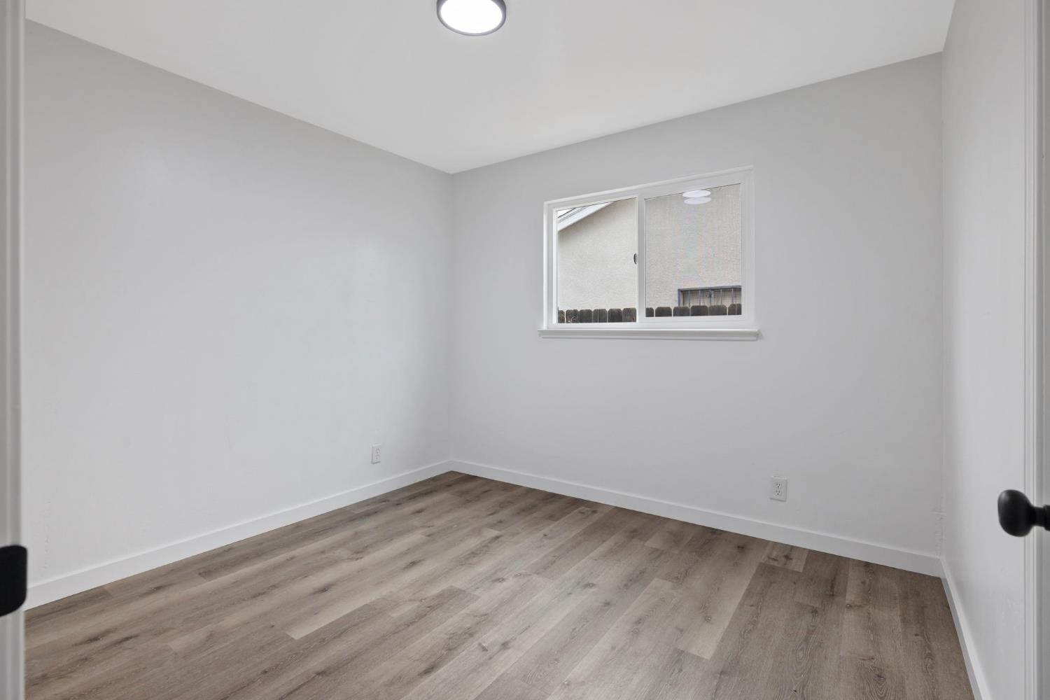 1625 S Sierra Vista Ave, Fresno, CA 93702