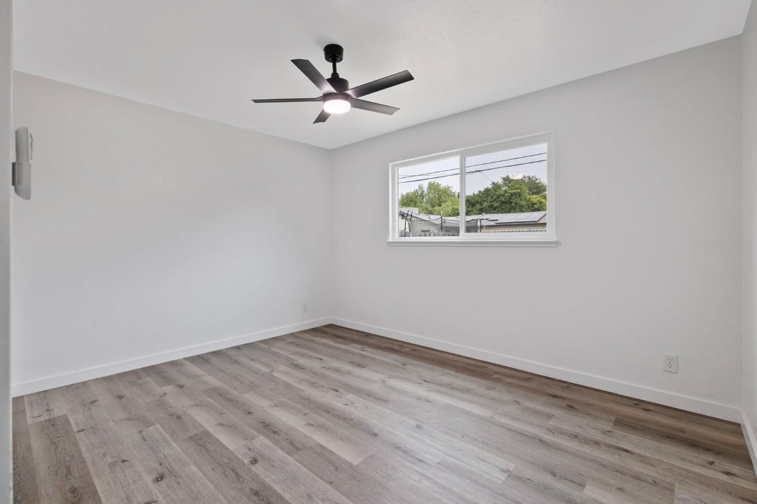 1625 S Sierra Vista Ave, Fresno, CA 93702