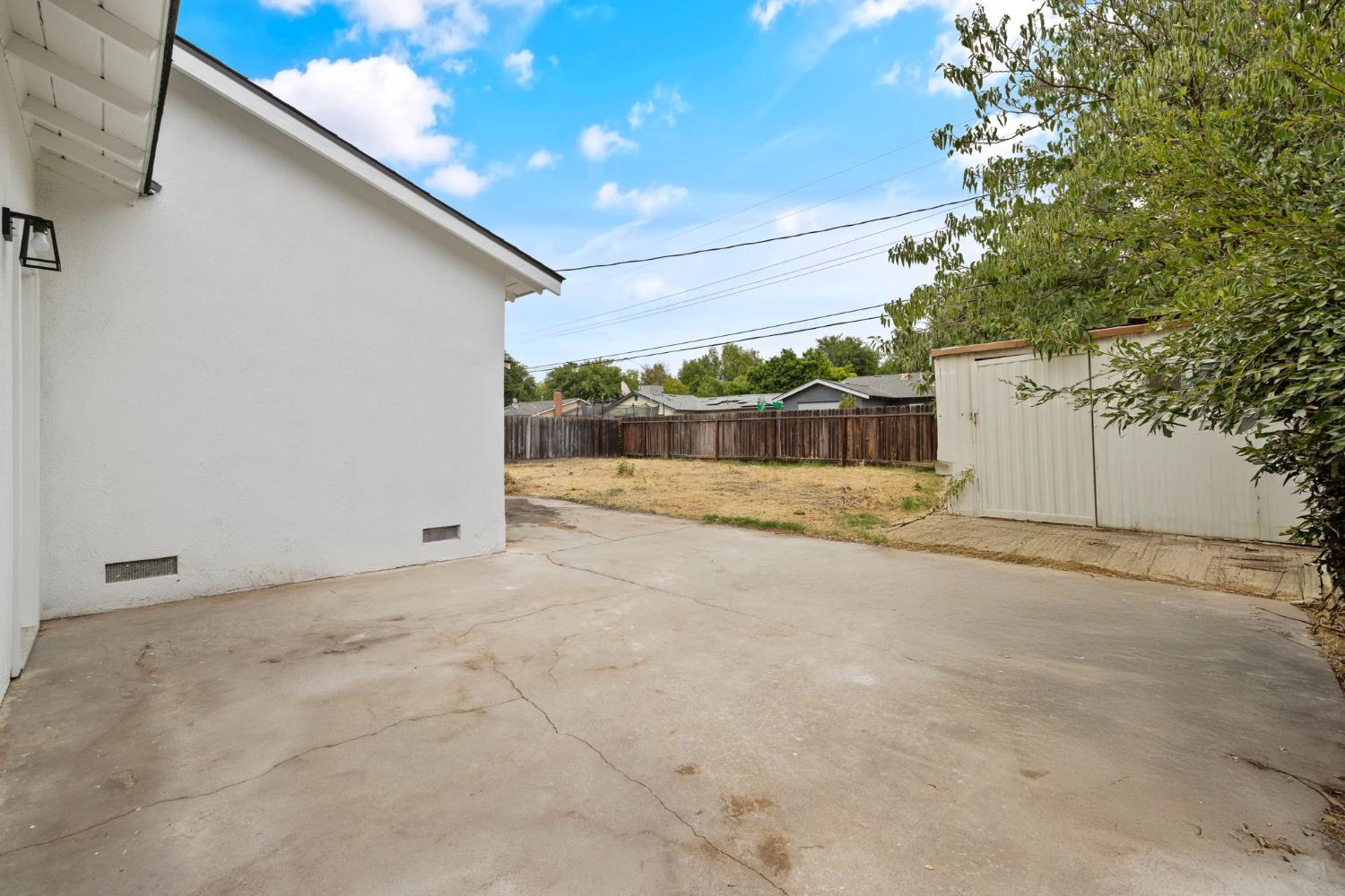 1625 S Sierra Vista Ave, Fresno, CA 93702