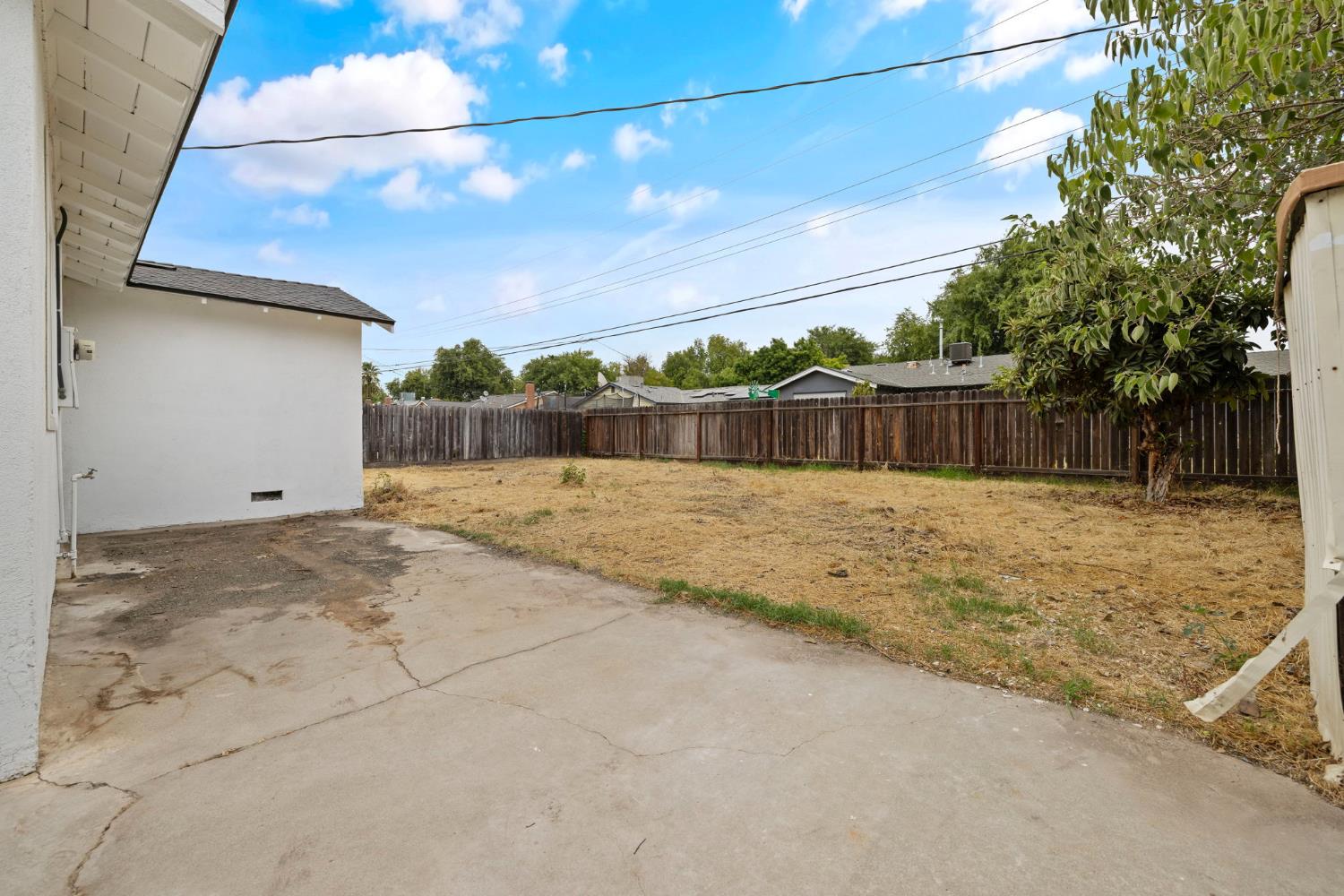 1625 S Sierra Vista Ave, Fresno, CA 93702