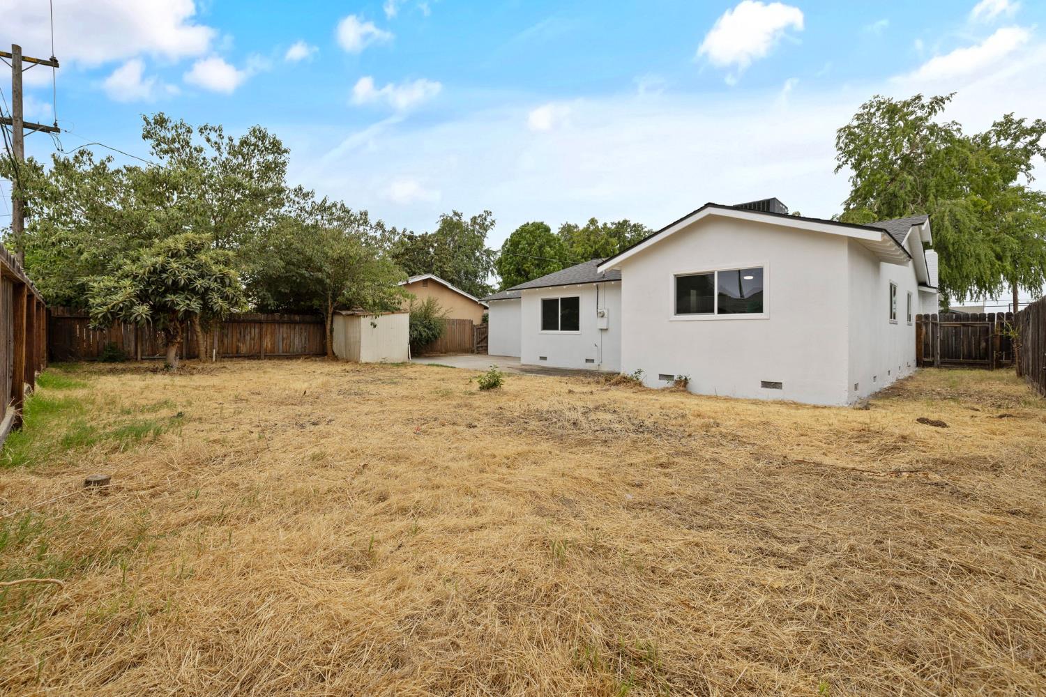 1625 S Sierra Vista Ave, Fresno, CA 93702