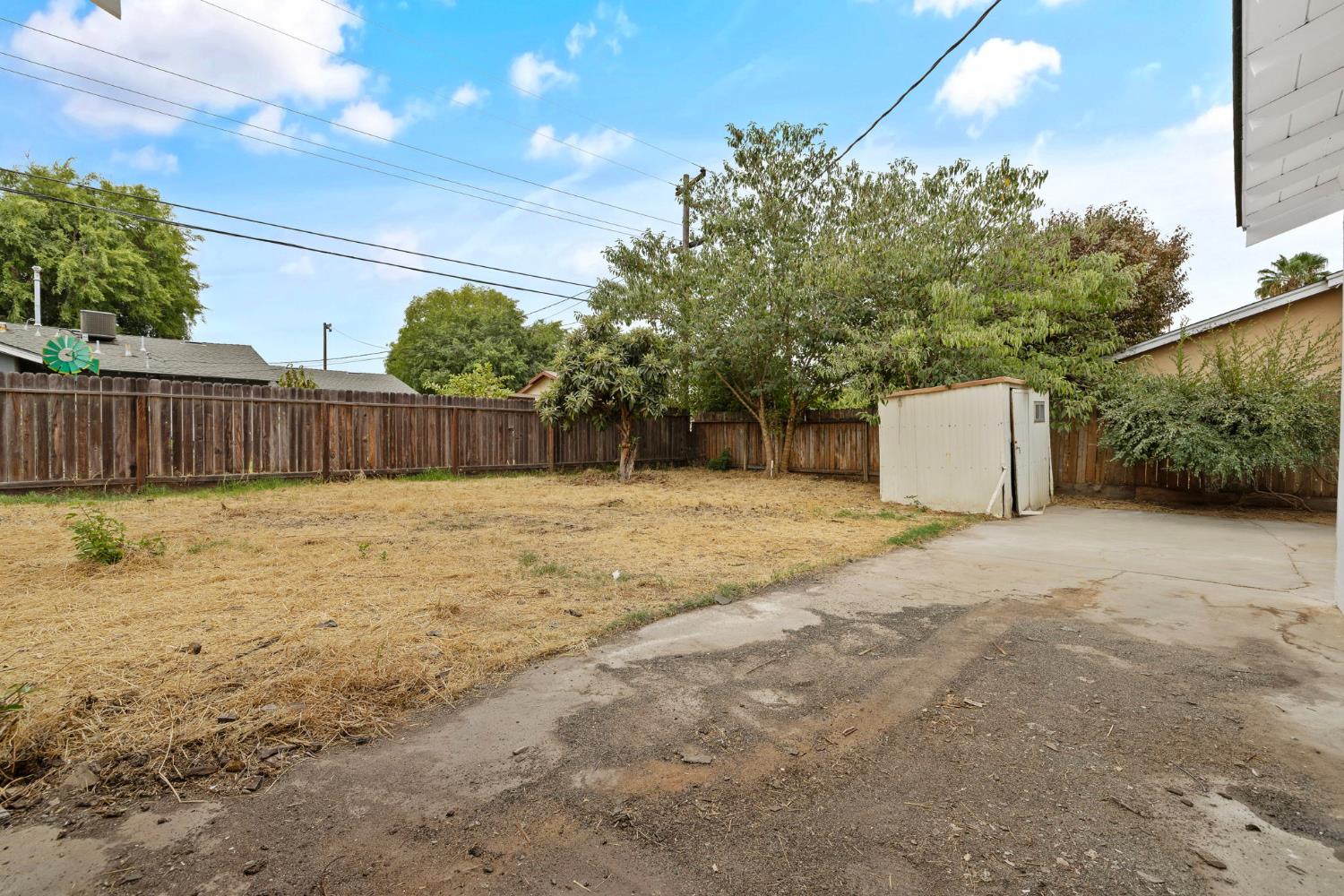 1625 S Sierra Vista Ave, Fresno, CA 93702