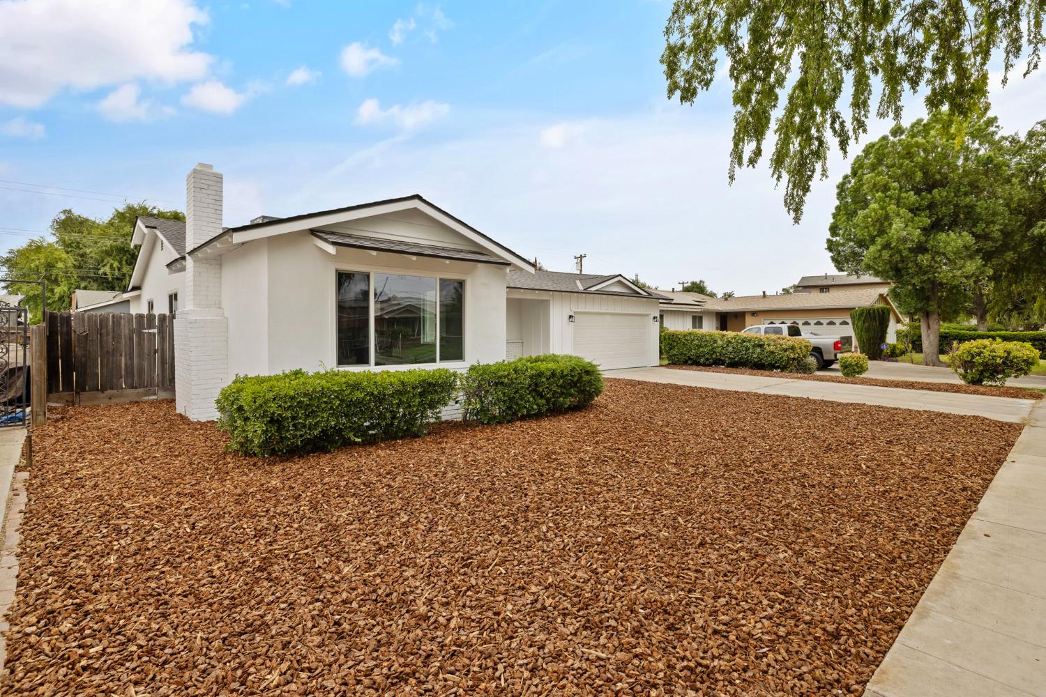 1625 S Sierra Vista Ave, Fresno, CA 93702