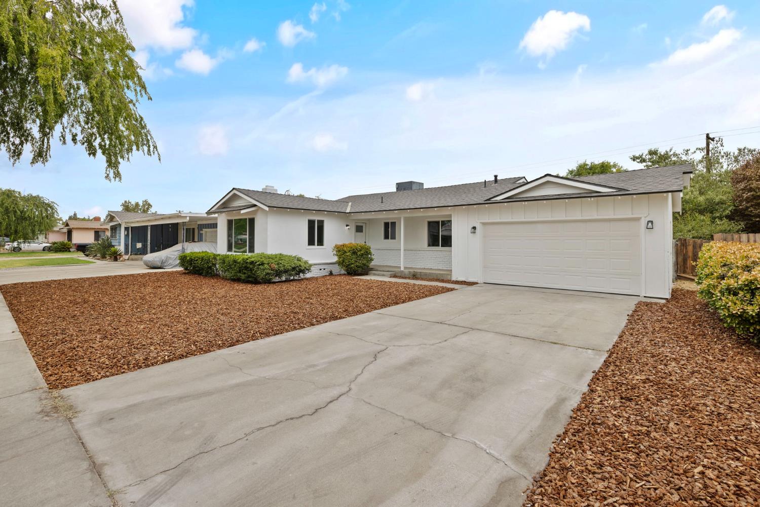 1625 S Sierra Vista Ave, Fresno, CA 93702