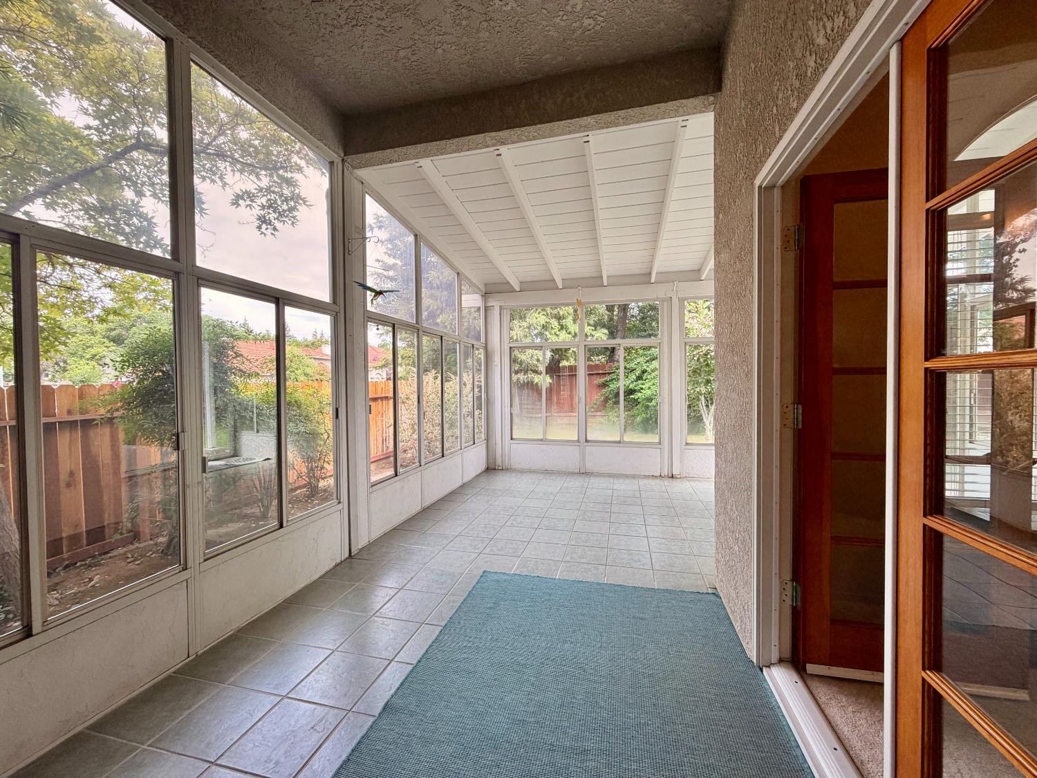 869 Spruce Ave, Clovis, CA 93611