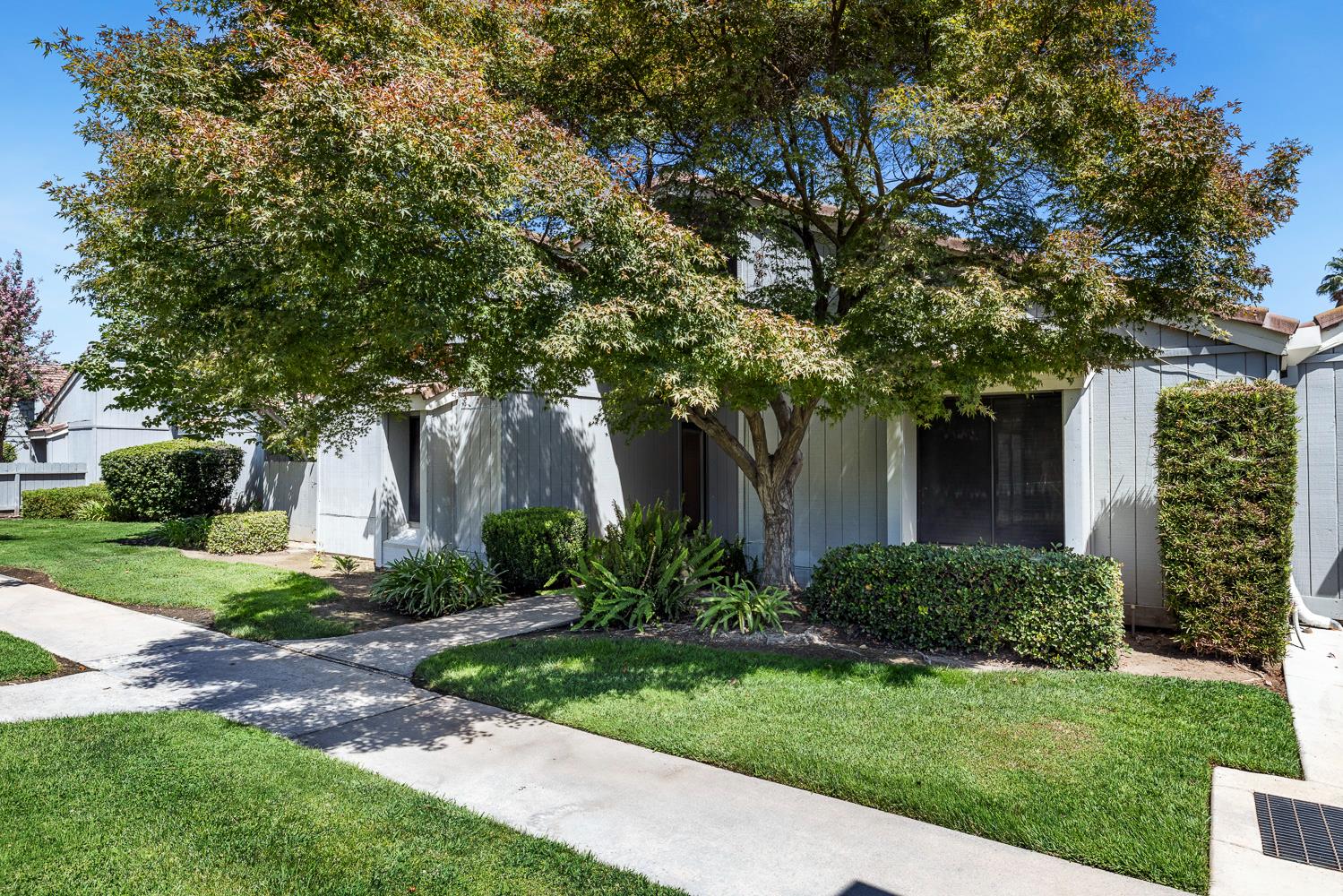 1842 Cougar Ln, Clovis, CA 93611