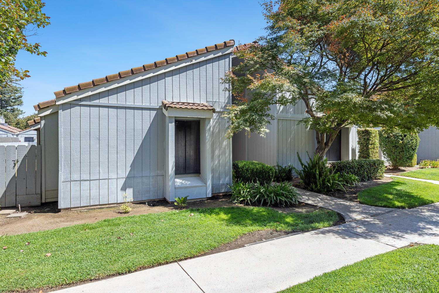 1842 Cougar Ln, Clovis, CA 93611