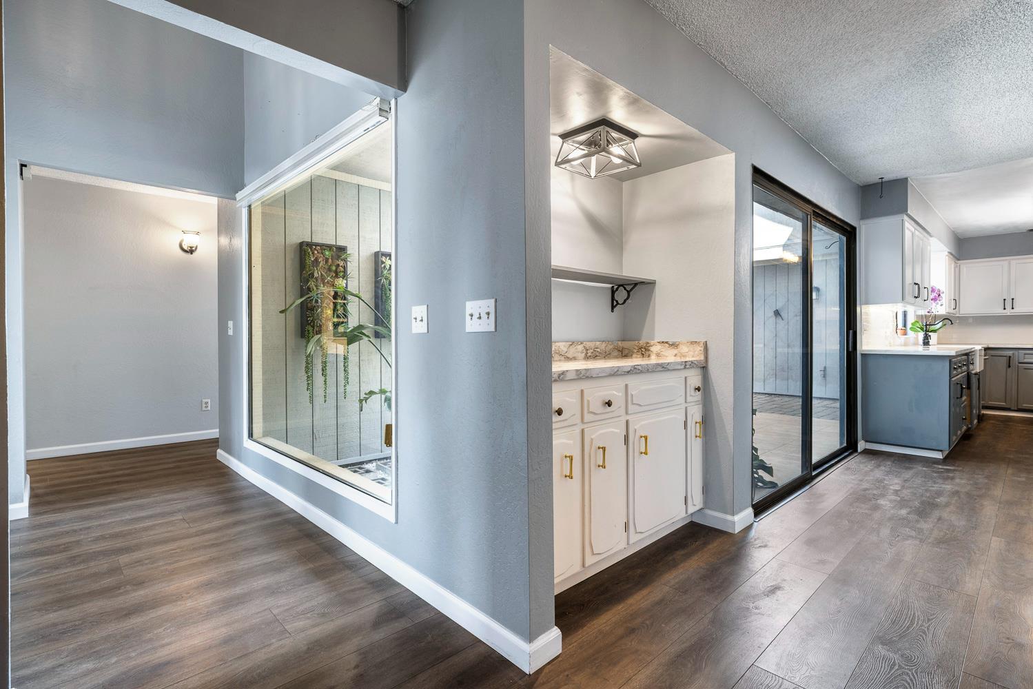 1842 Cougar Ln, Clovis, CA 93611