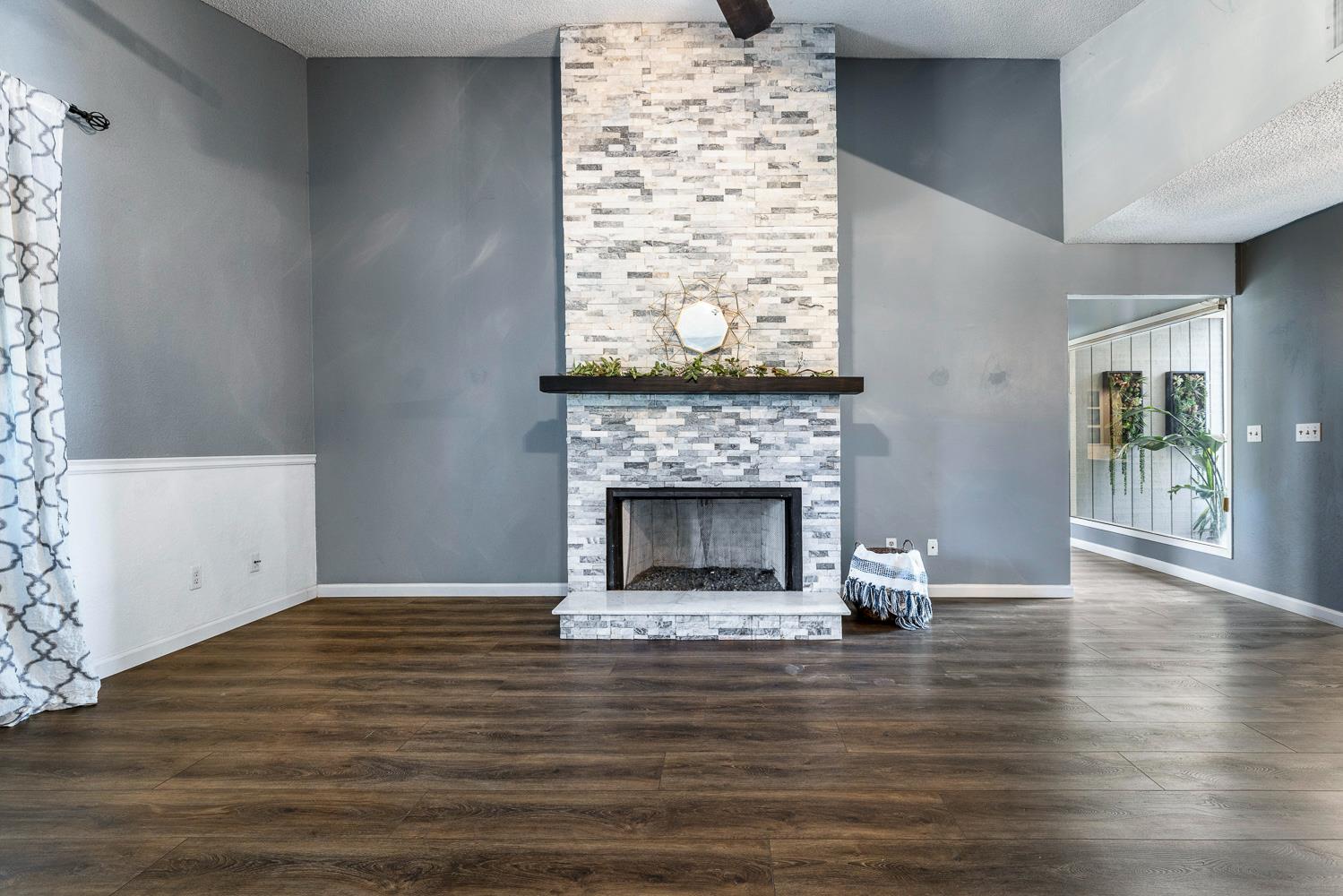 1842 Cougar Ln, Clovis, CA 93611
