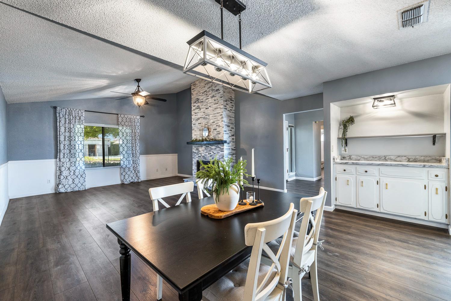 1842 Cougar Ln, Clovis, CA 93611