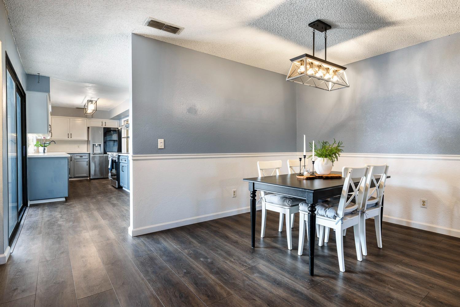1842 Cougar Ln, Clovis, CA 93611