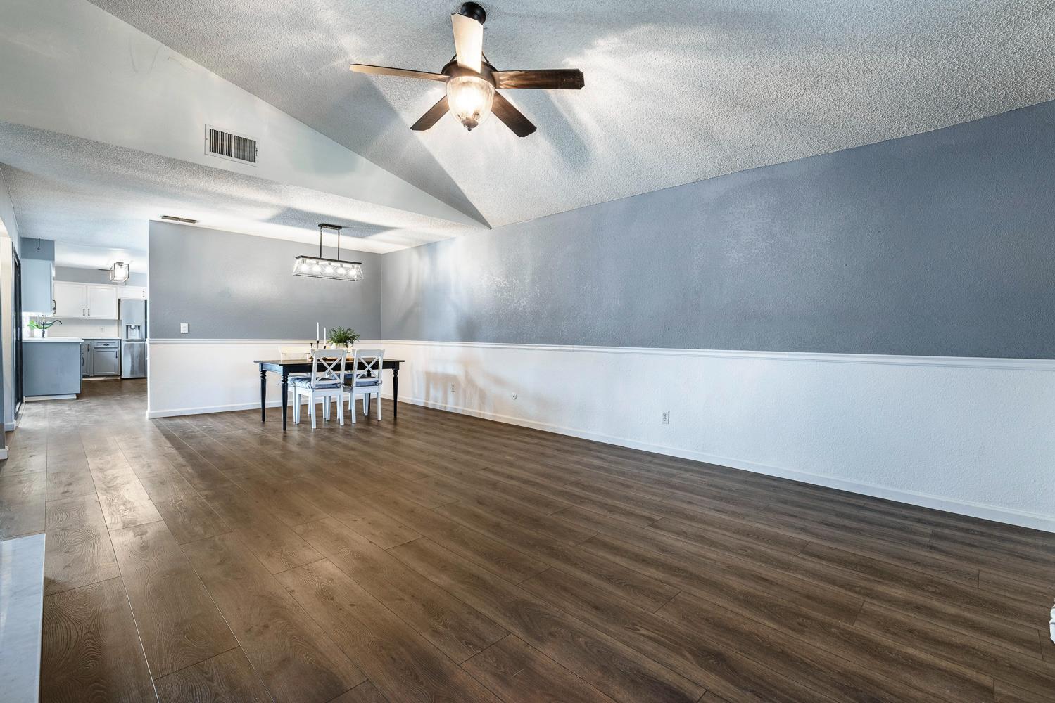 1842 Cougar Ln, Clovis, CA 93611