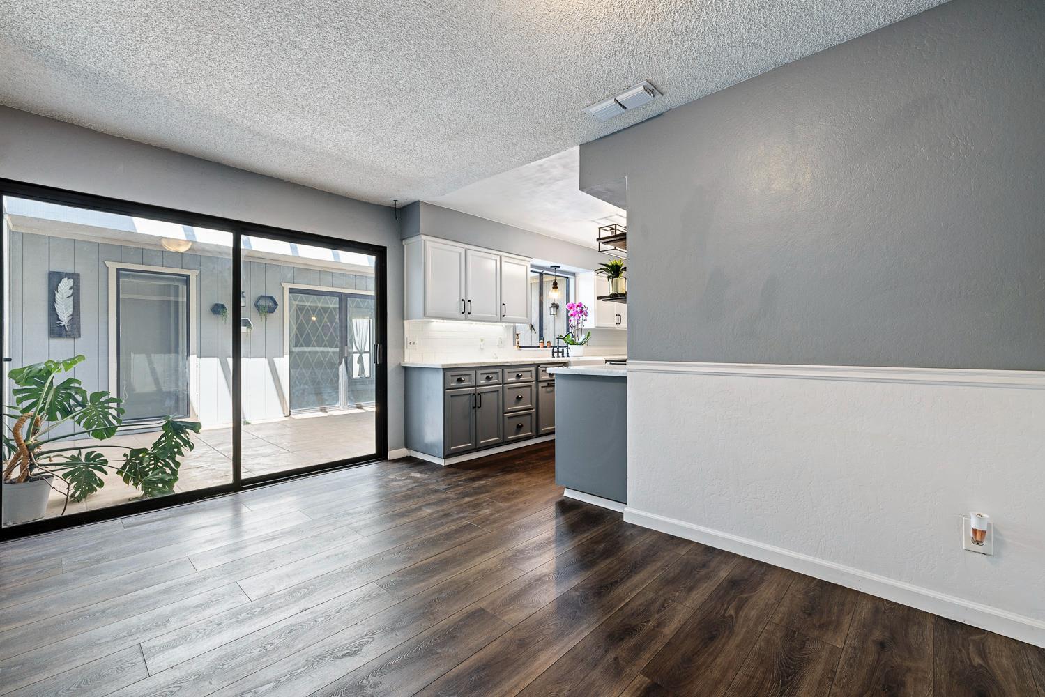 1842 Cougar Ln, Clovis, CA 93611
