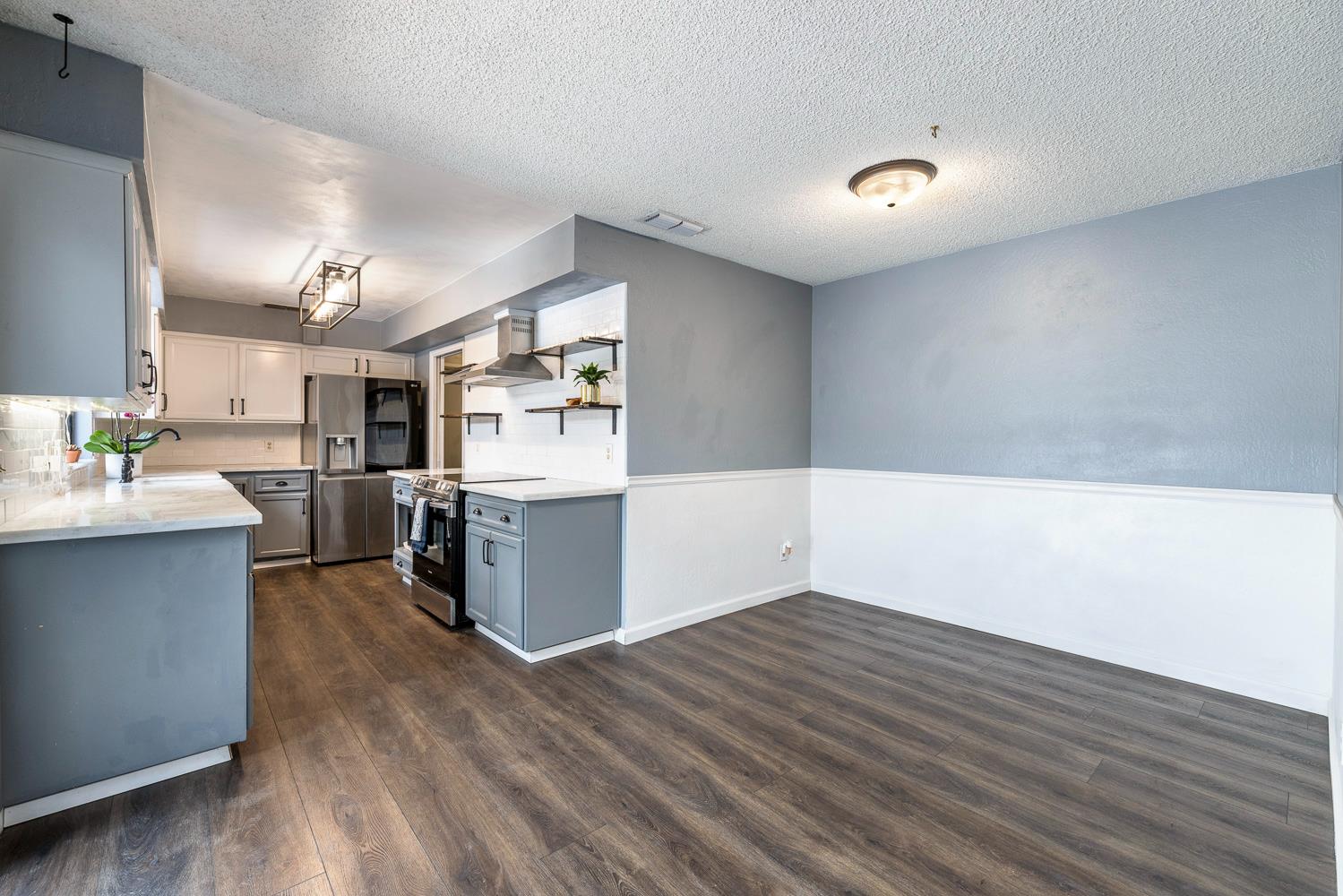 1842 Cougar Ln, Clovis, CA 93611