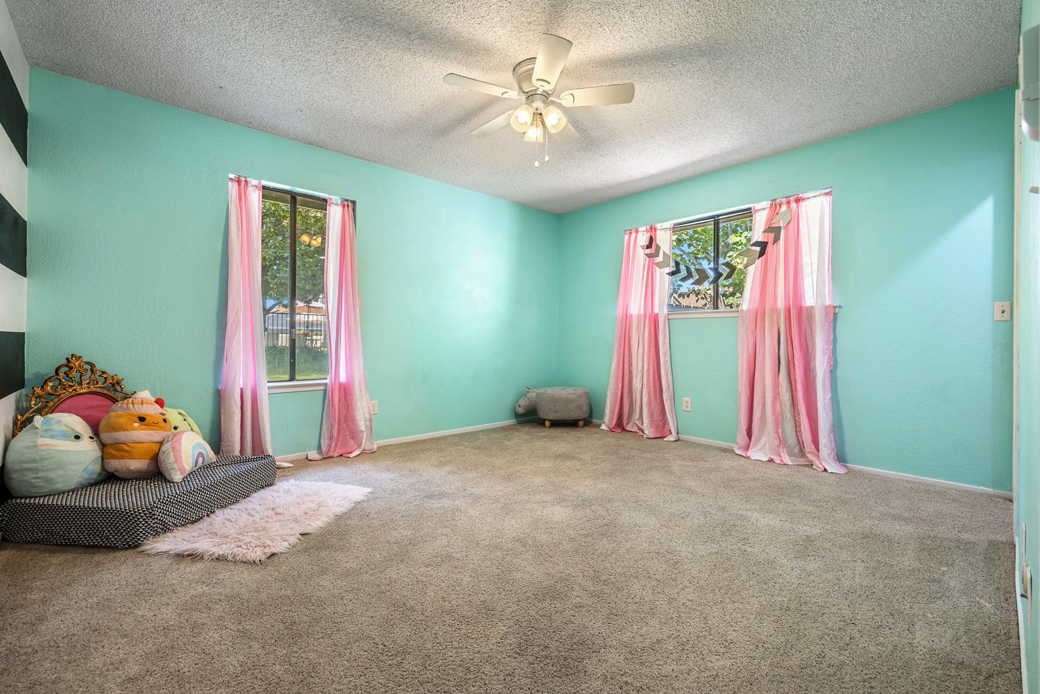 1842 Cougar Ln, Clovis, CA 93611