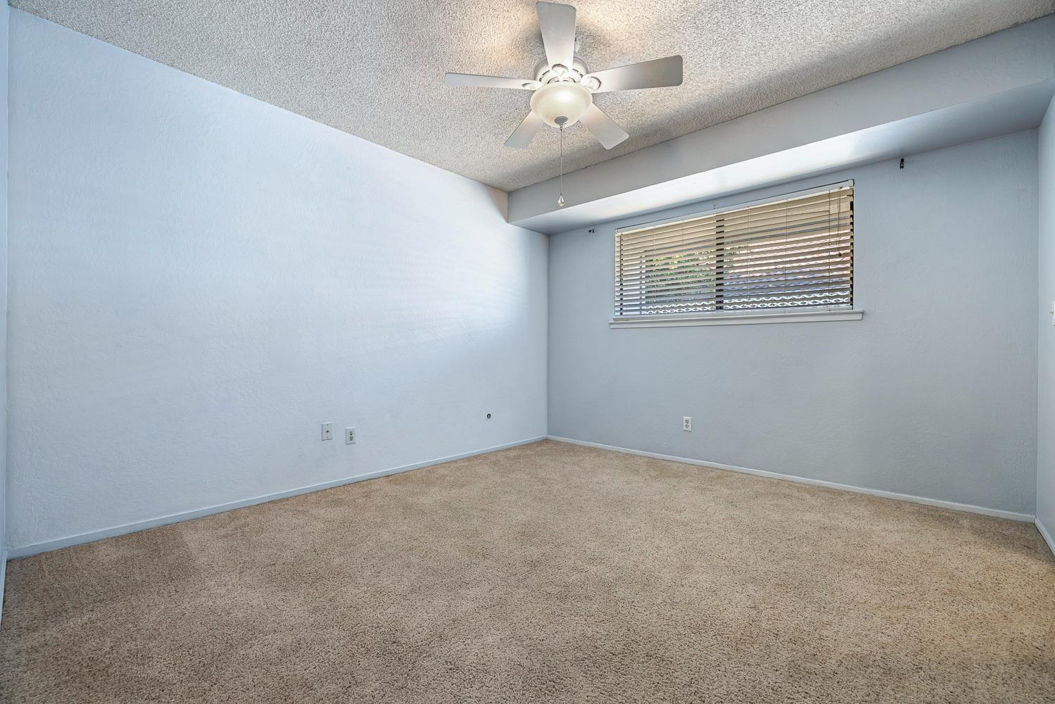 1842 Cougar Ln, Clovis, CA 93611