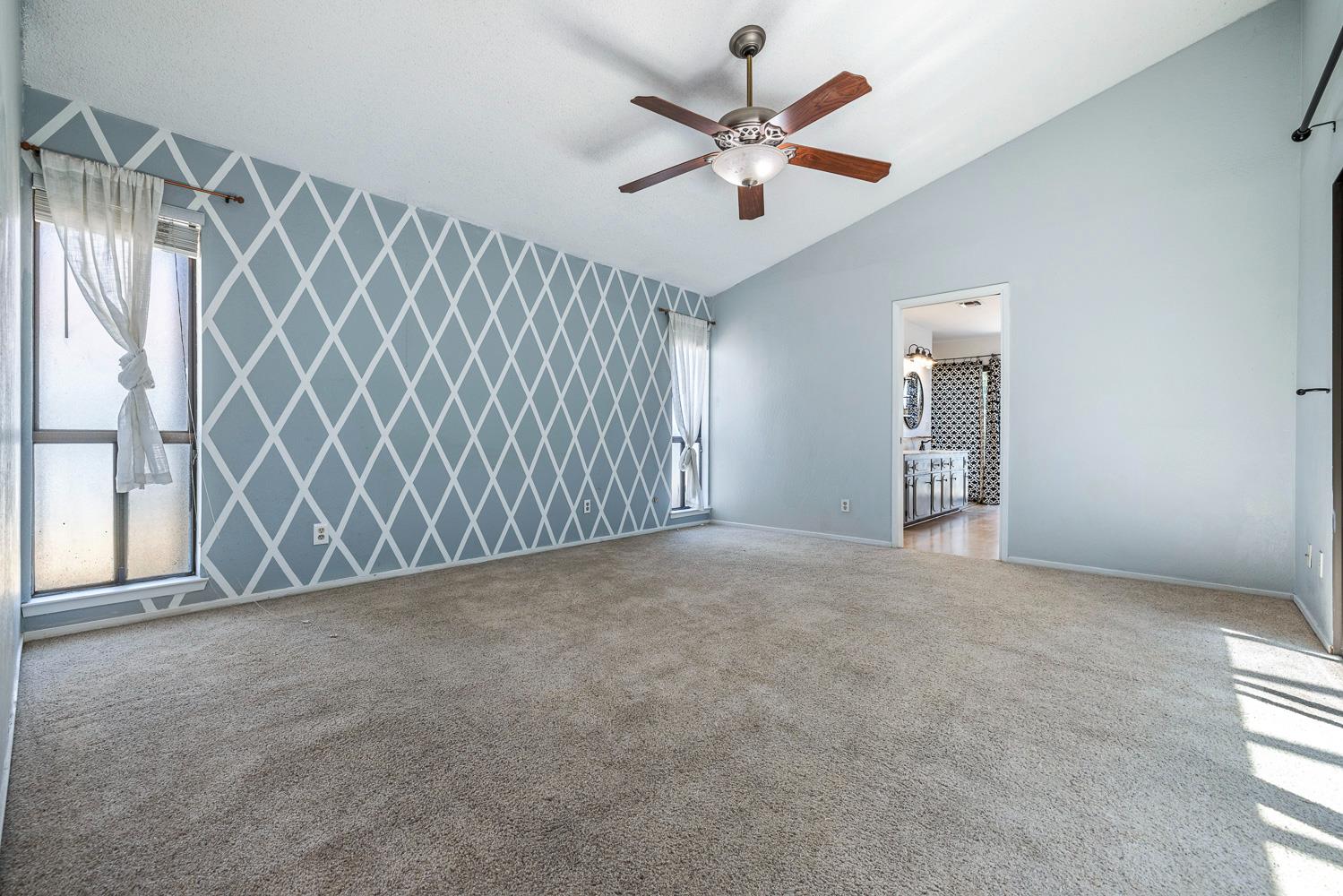 1842 Cougar Ln, Clovis, CA 93611
