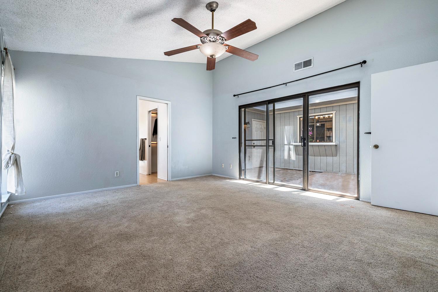 1842 Cougar Ln, Clovis, CA 93611