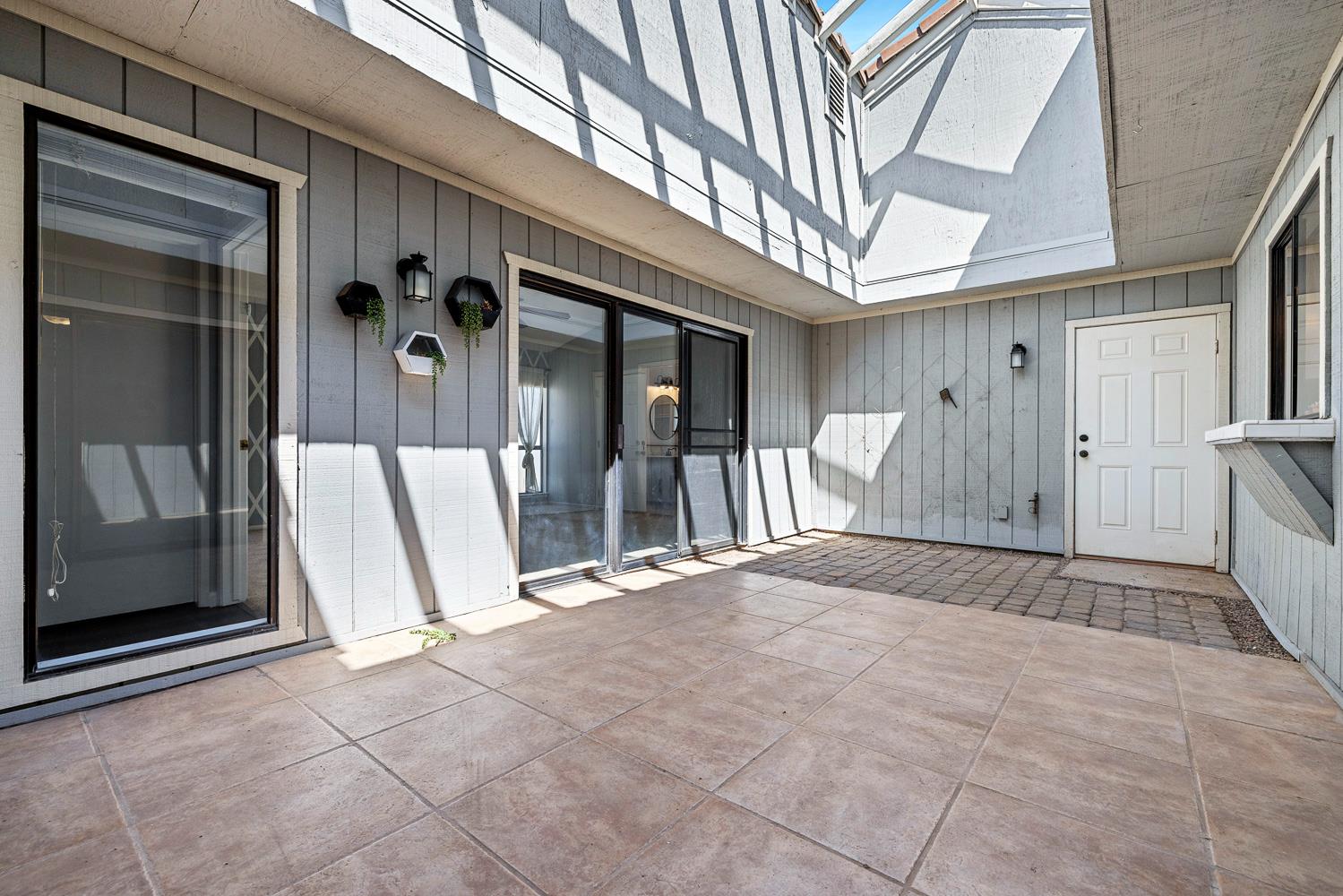 1842 Cougar Ln, Clovis, CA 93611