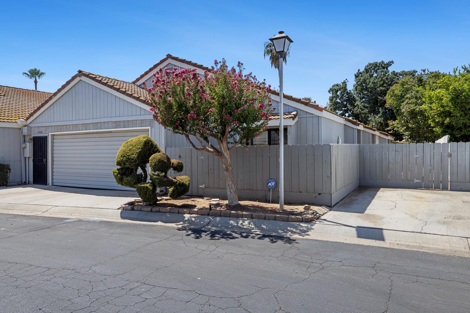 1842 Cougar Ln, Clovis, CA 93611
