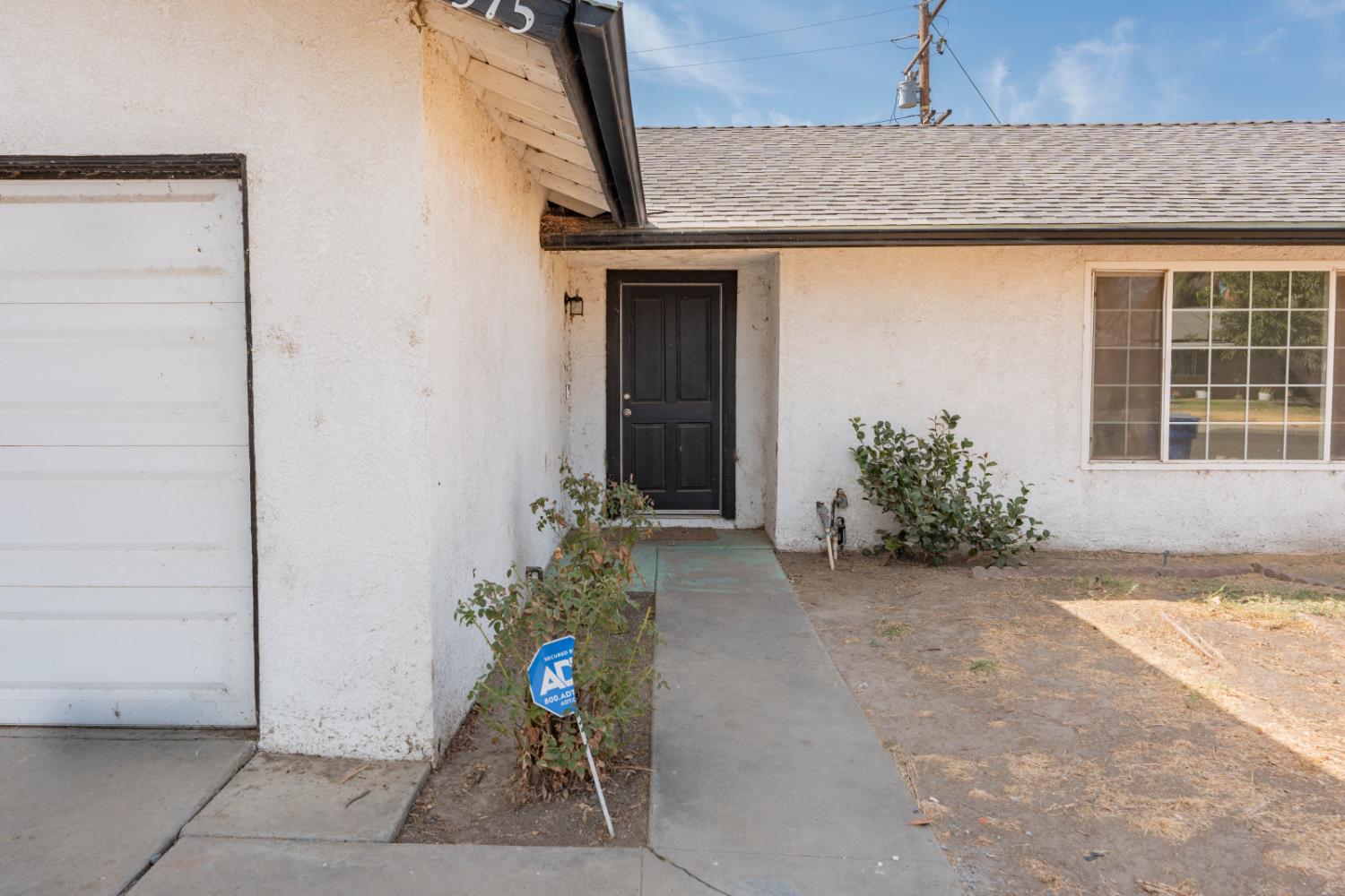 1575 Bluejay Cir, Hanford, CA 93230