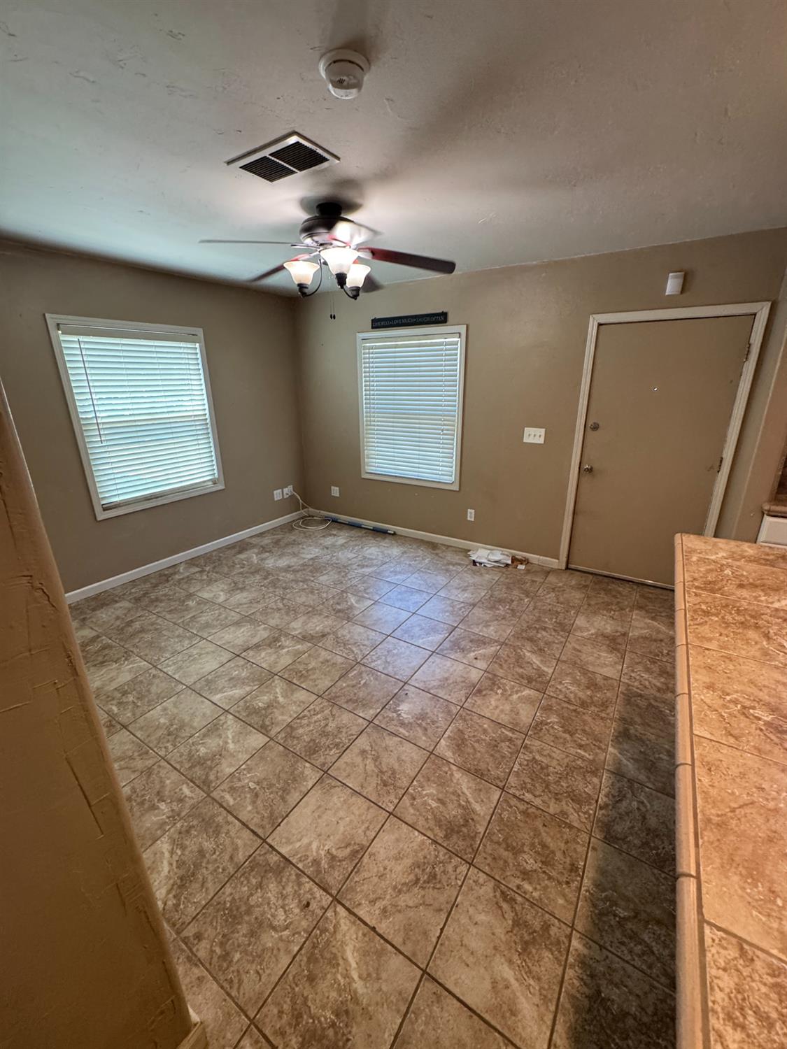 317 Oleander Ave, Lemoore, CA 93245