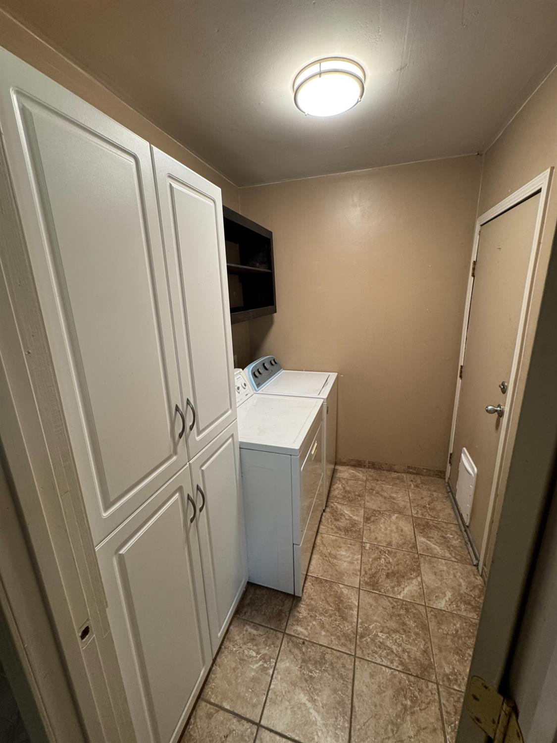 317 Oleander Ave, Lemoore, CA 93245