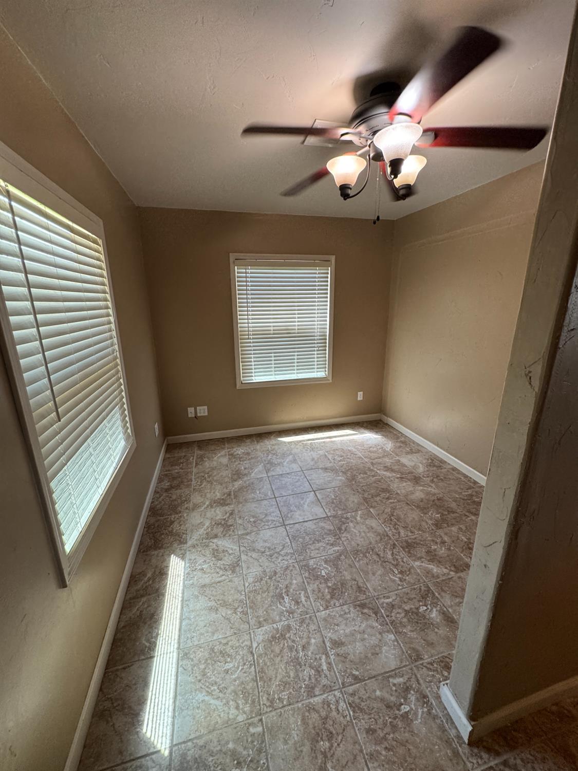 317 Oleander Ave, Lemoore, CA 93245