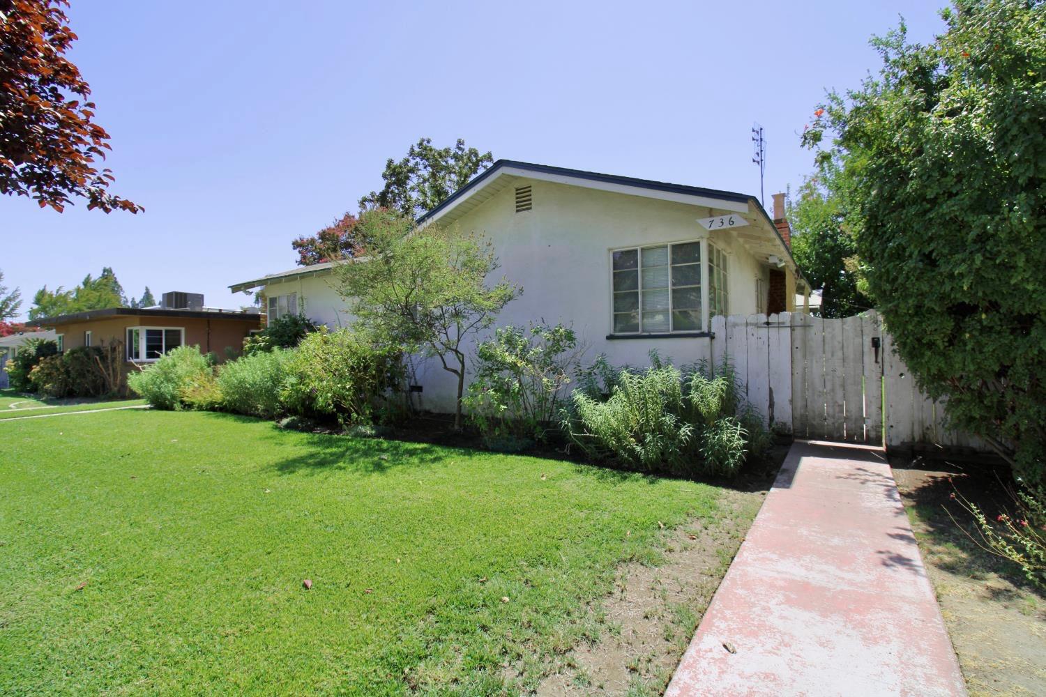 736 E Andrews Ave, Fresno, CA 93704