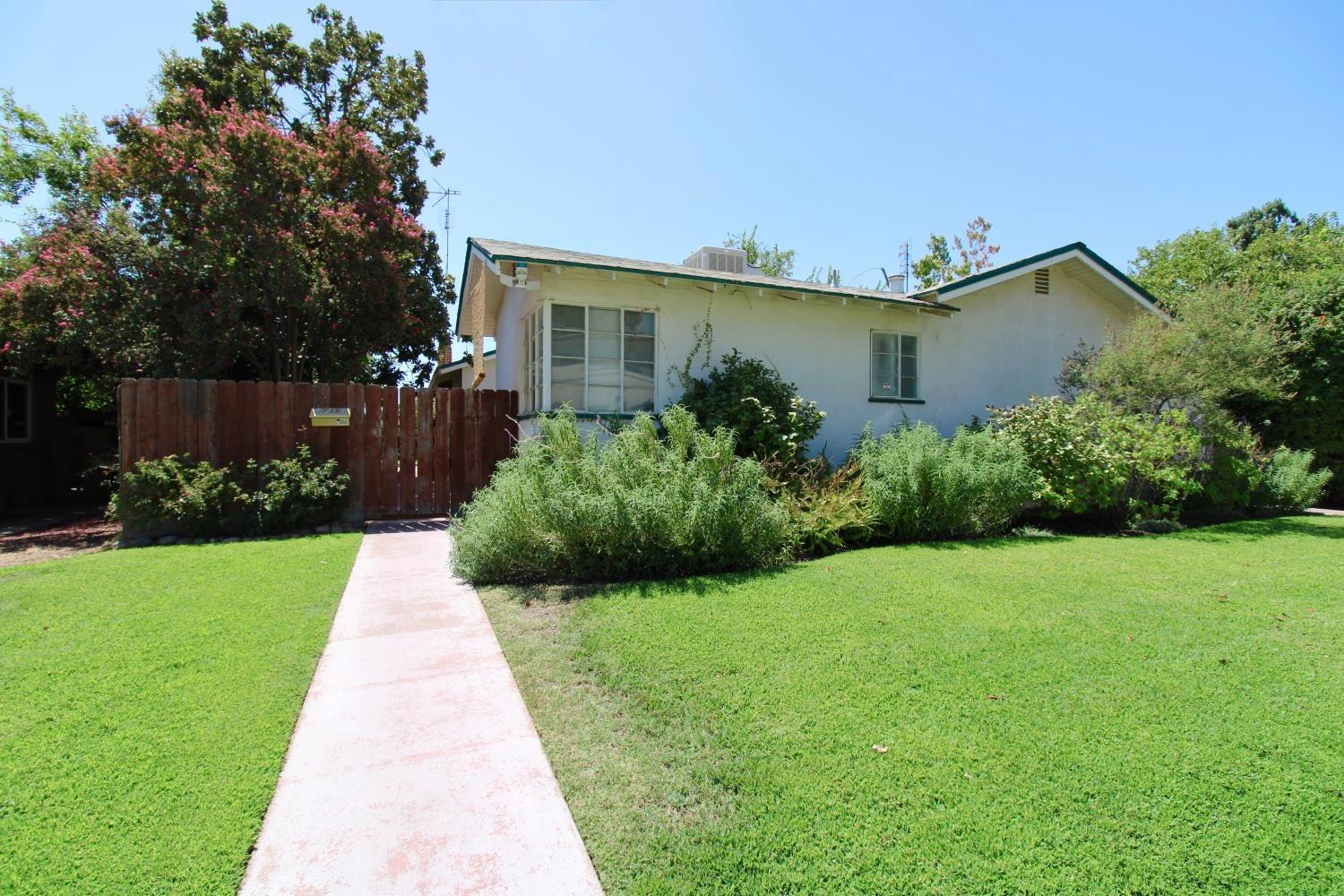 736 E Andrews Ave, Fresno, CA 93704