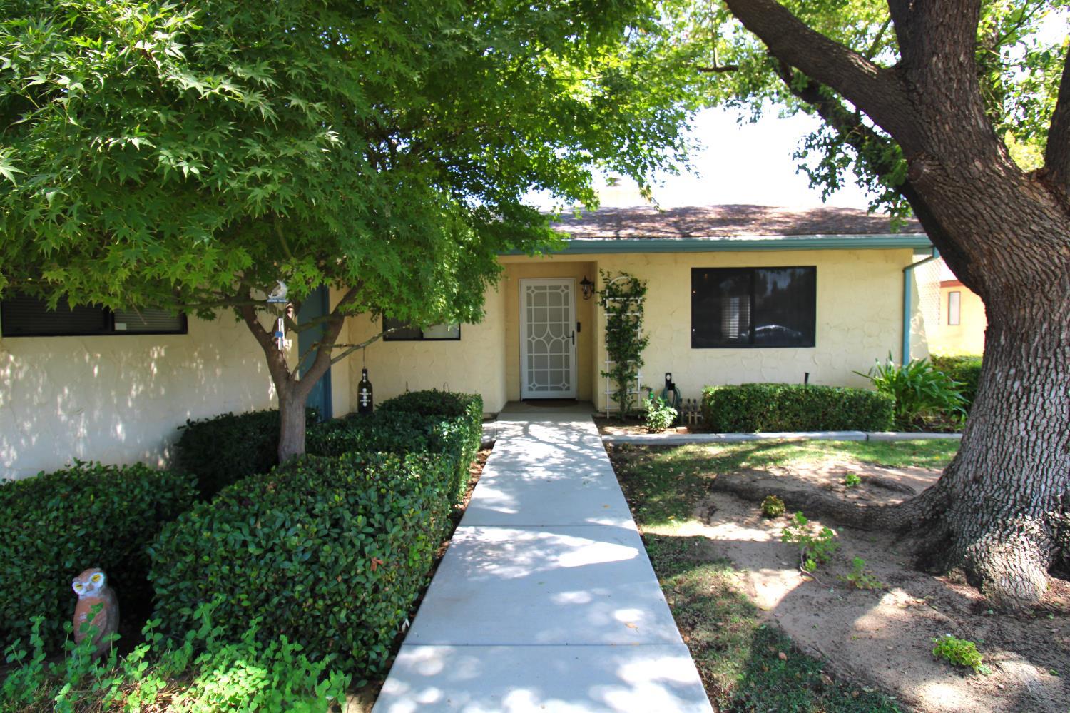 422 N Purdue Ave, Fresno, CA 93727