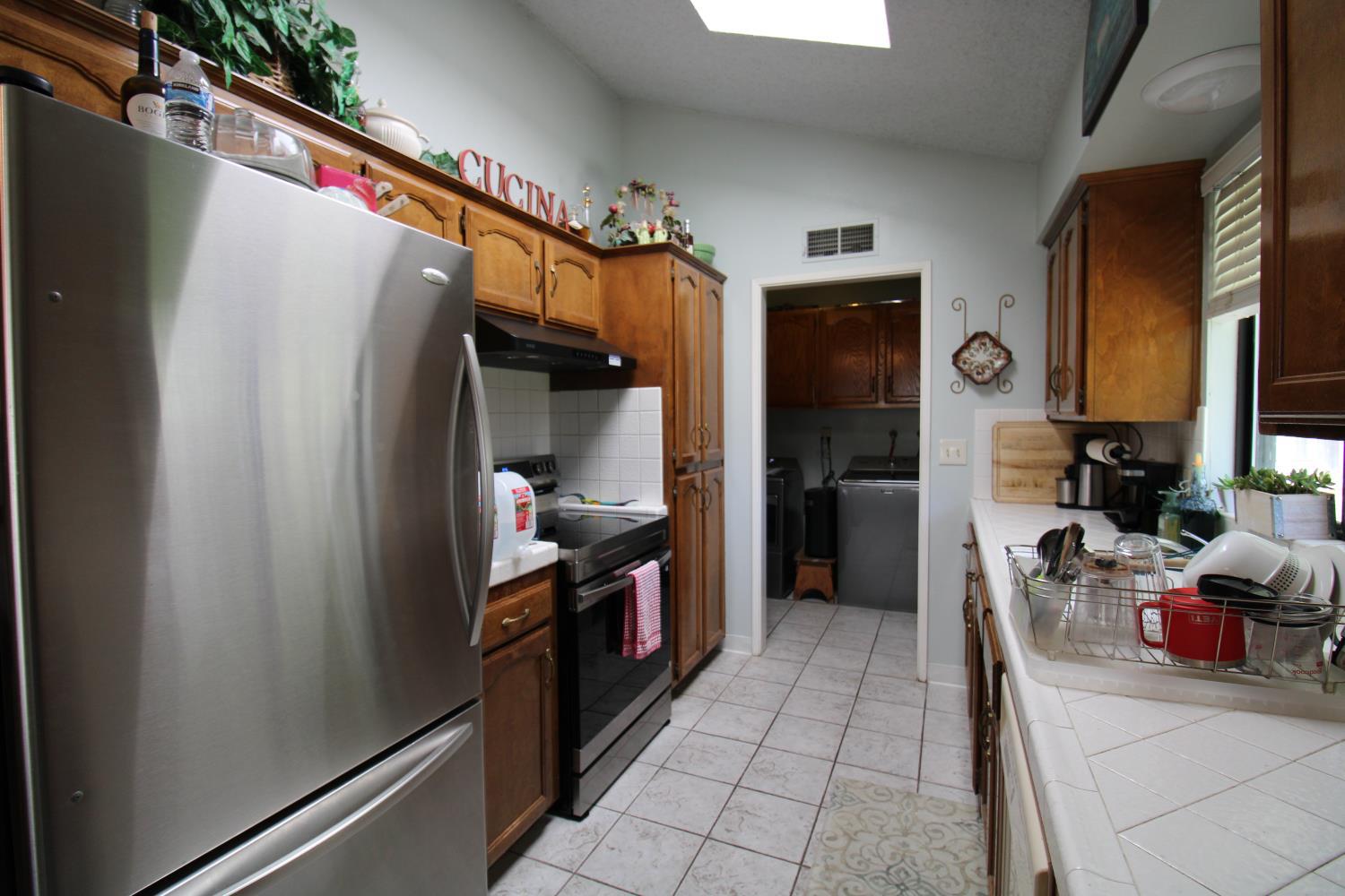 422 N Purdue Ave, Fresno, CA 93727