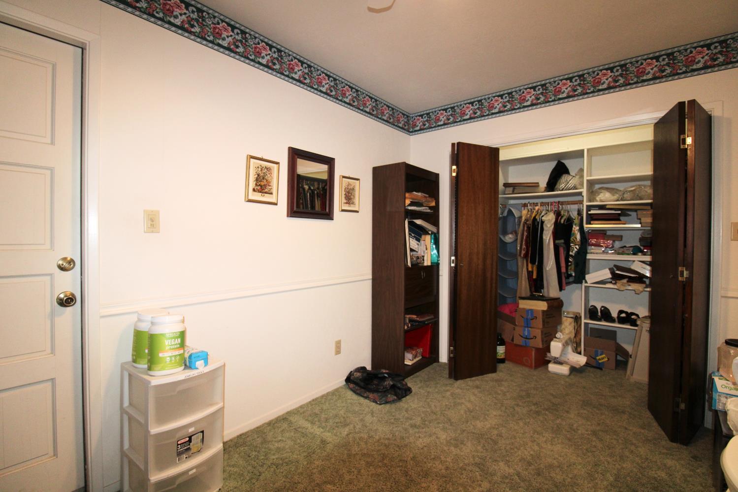 422 N Purdue Ave, Fresno, CA 93727
