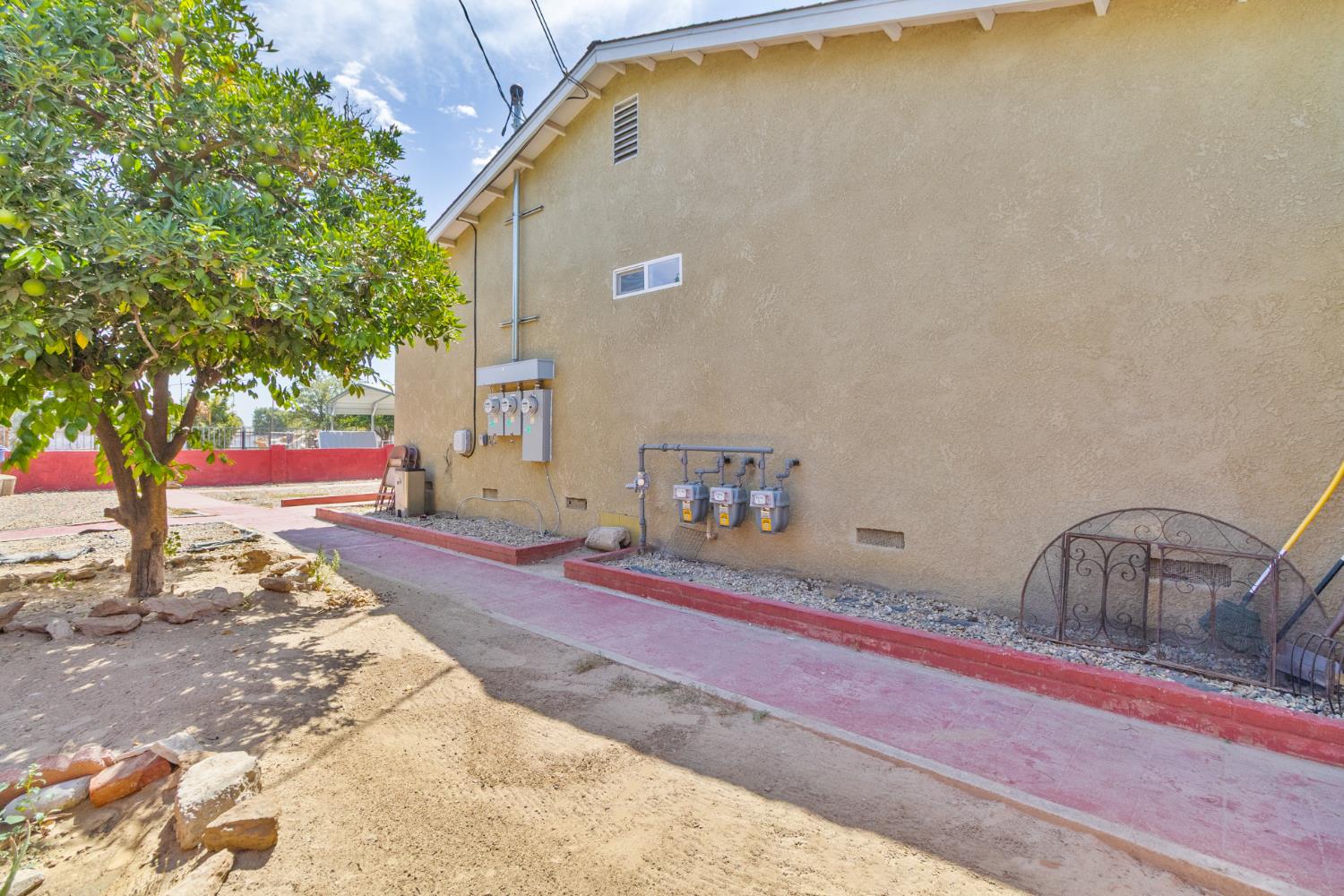 3280 Mccall Ave, Selma, CA 93662