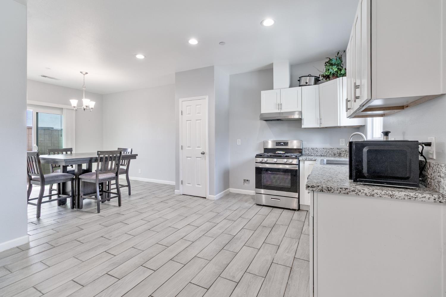 3280 Mccall Ave, Selma, CA 93662