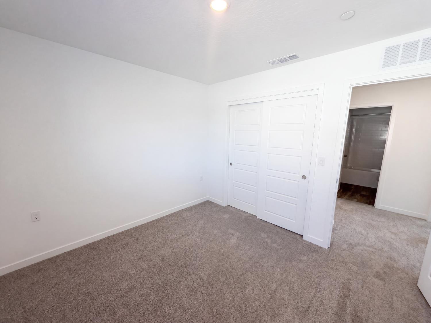 3261 Carambola Ave, Clovis, CA 93619