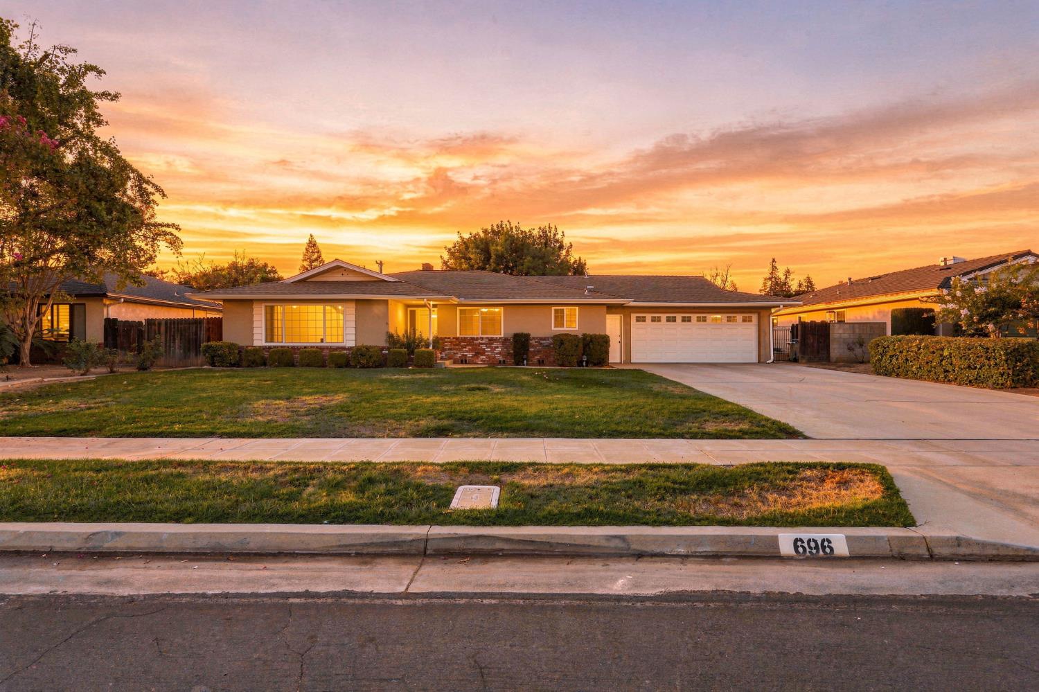 696 W Celeste Ave, Fresno, CA 93704