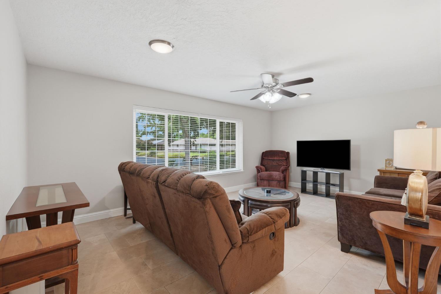 696 W Celeste Ave, Fresno, CA 93704